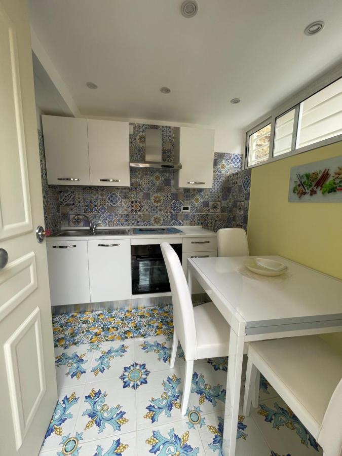 La Stanza Di Penelope Apartment Naples Luaran gambar